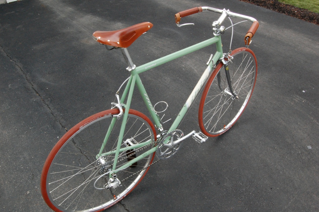 Велосипед с седлом Brooks